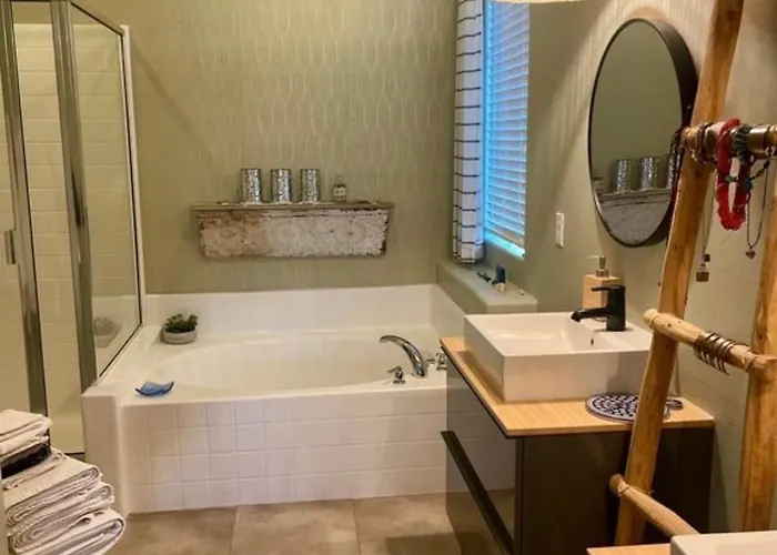 Escape Designed For Longer Gilbert